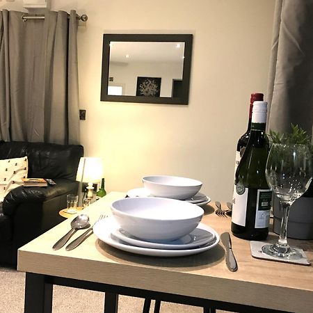 Contemporary 1 Bed Studio For Comfy Stay In Wigan Buitenkant foto
