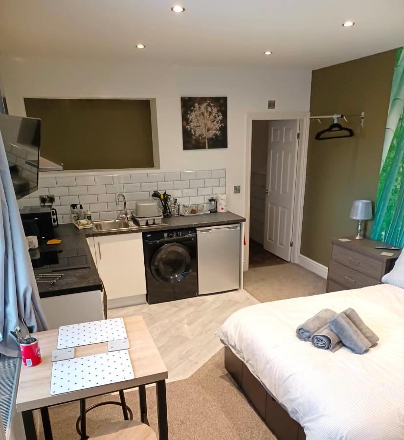 Contemporary 1 Bed Studio For Comfy Stay In Wigan Buitenkant foto